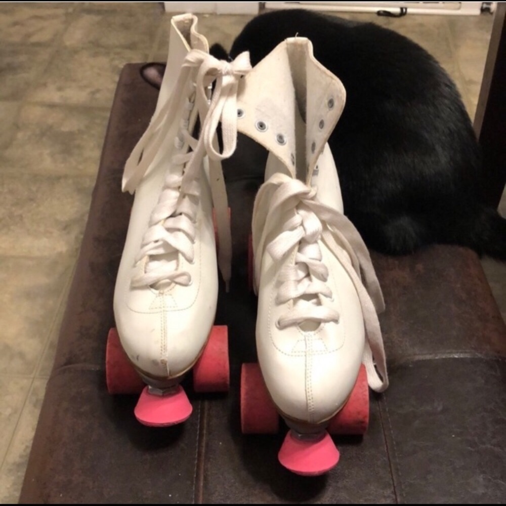Classic White and Pink Skates 10 / 42